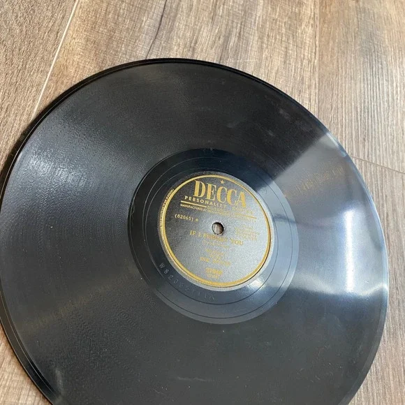 Vintage Decca 78 RPM Records Lot of 2, Shellac Untested, Collectible Music - Picture 4 of 4